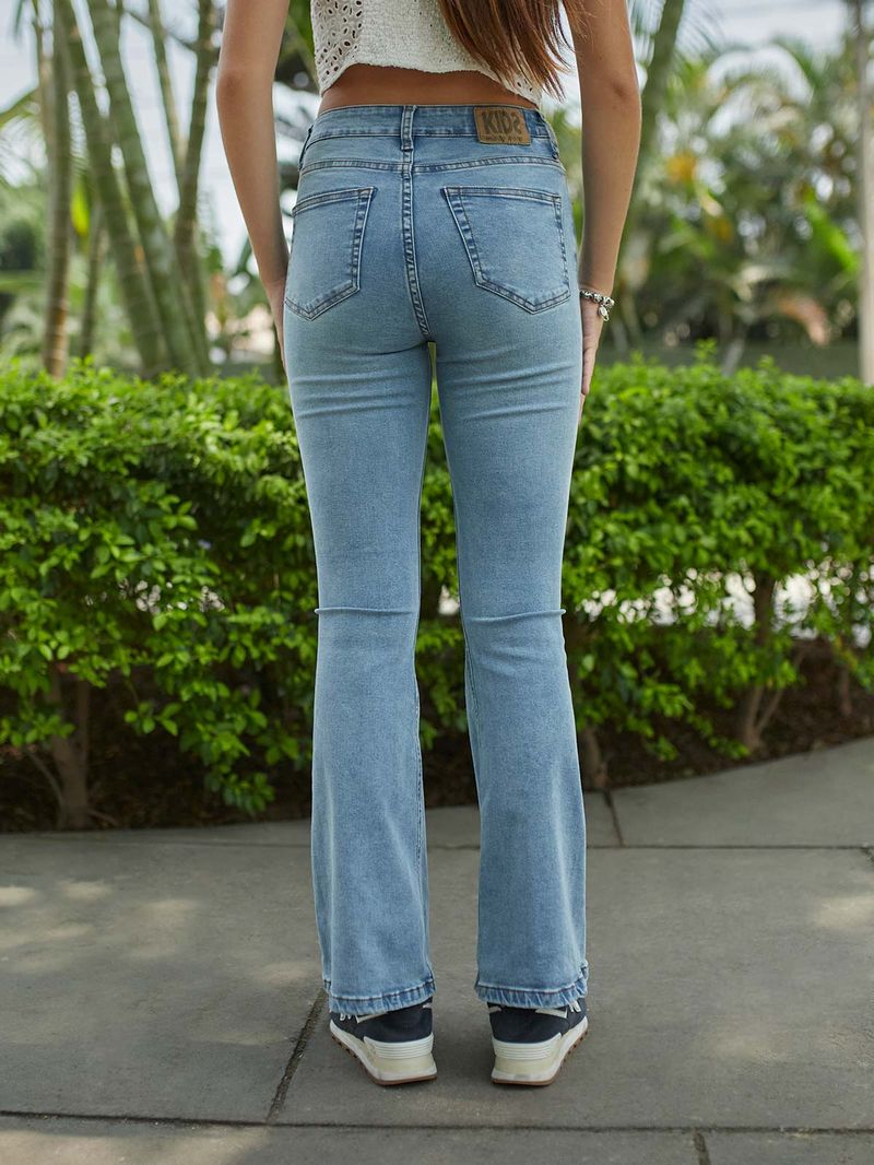 ▷ Jeans Flojos que son tendencia este 2021 - Mousse Glow  Pantalones de  moda, Ropa juvenil de moda, Pantalon jean mujer