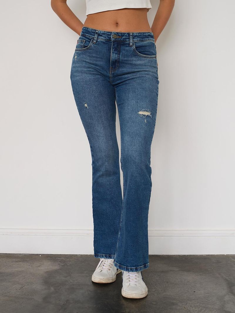 Jeans kick flare con bajo desflecado sale